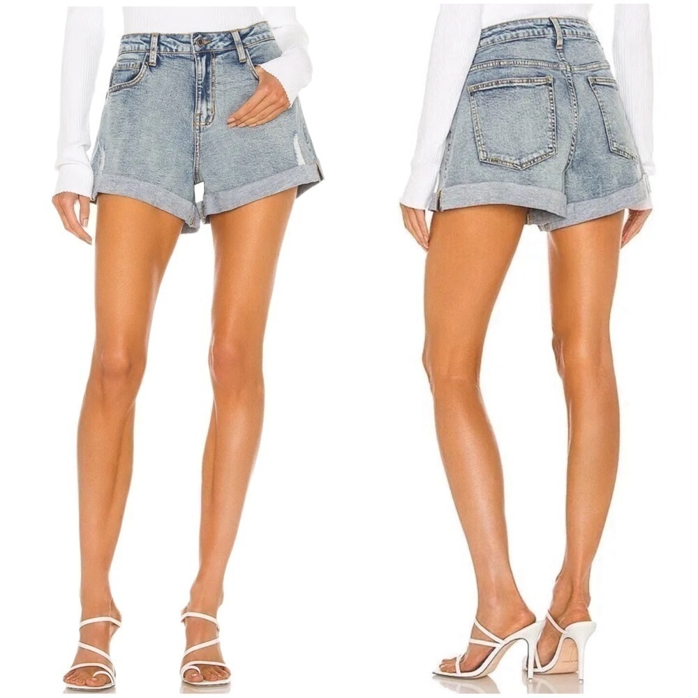 NWT Low Rise Rolled Shorty in Light Vintage Shorts Women’s Size 26